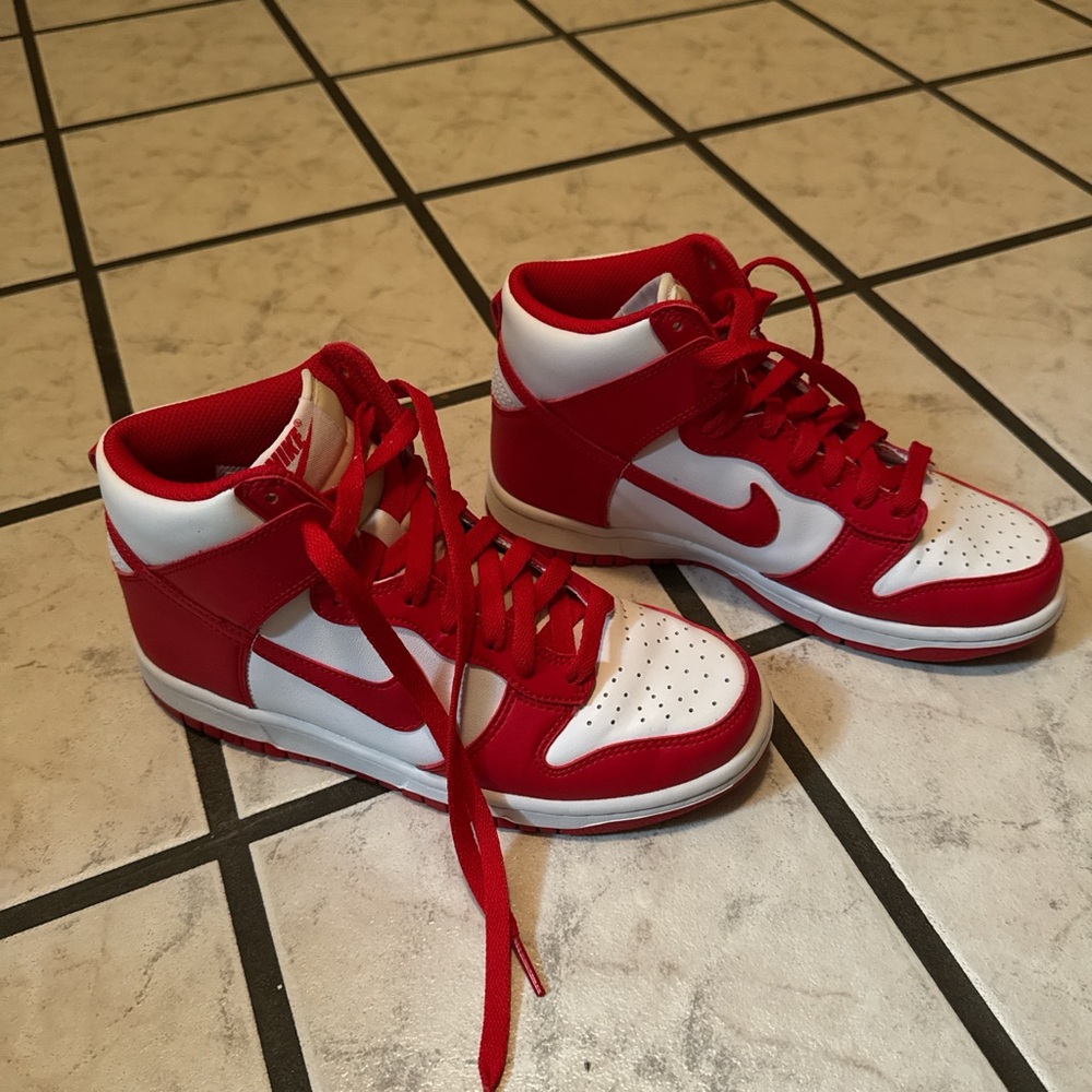 Nike Dunks - Picture 2 of 5